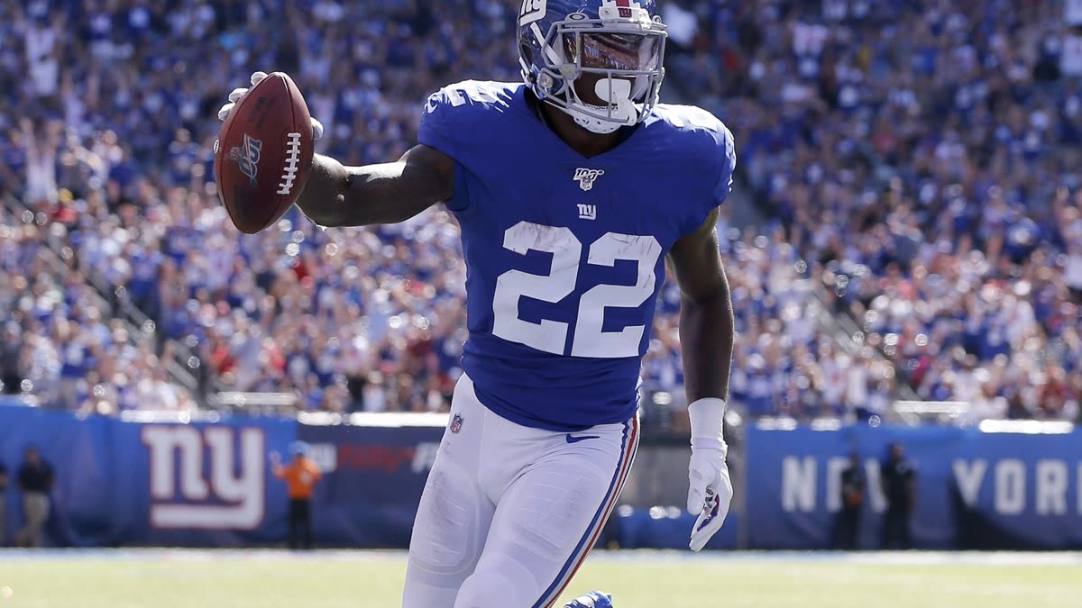 Wayne Gallman celebrating a touchdown for the Giants